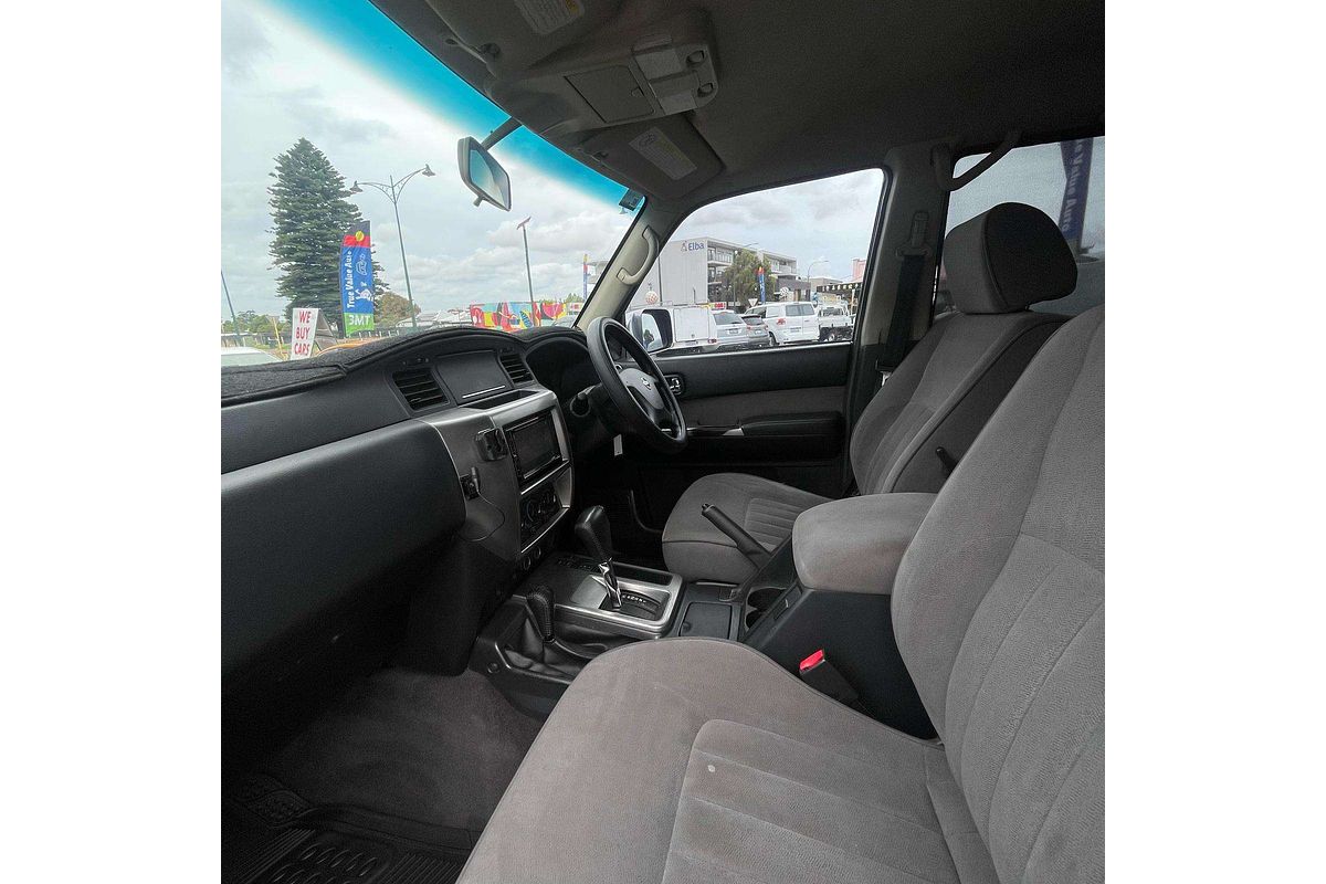 2009 Nissan Patrol ST GU 6