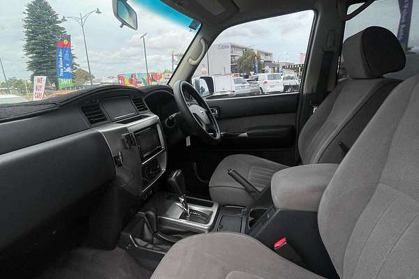 2009 Nissan Patrol ST GU 6