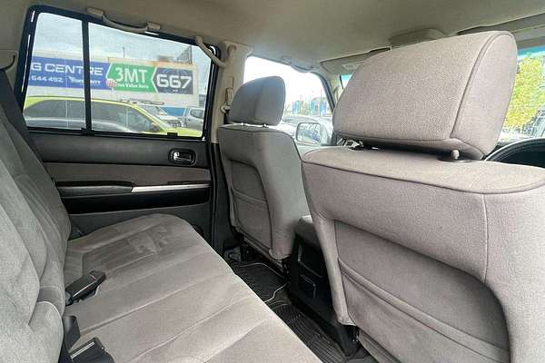 2009 Nissan Patrol ST GU 6