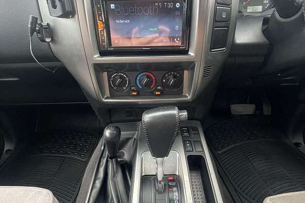 2009 Nissan Patrol ST GU 6