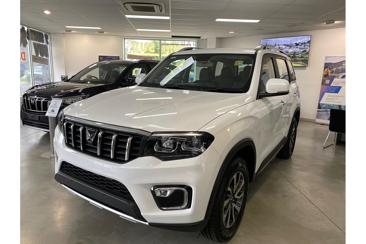 2025 Mahindra Scorpio Z8L