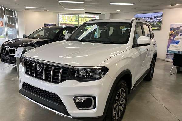 2025 Mahindra Scorpio Z8L