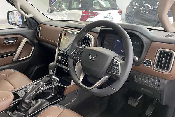 2025 Mahindra Scorpio Z8L