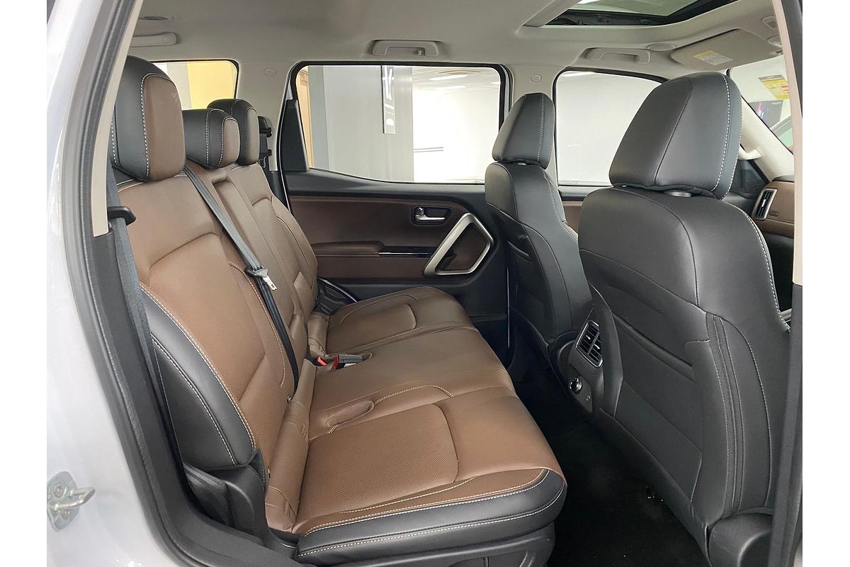 2025 Mahindra Scorpio Z8L