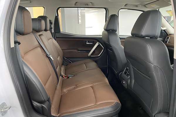 2025 Mahindra Scorpio Z8L