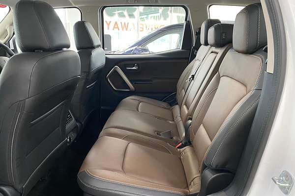 2025 Mahindra Scorpio Z8L
