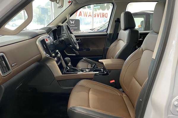 2025 Mahindra Scorpio Z8L