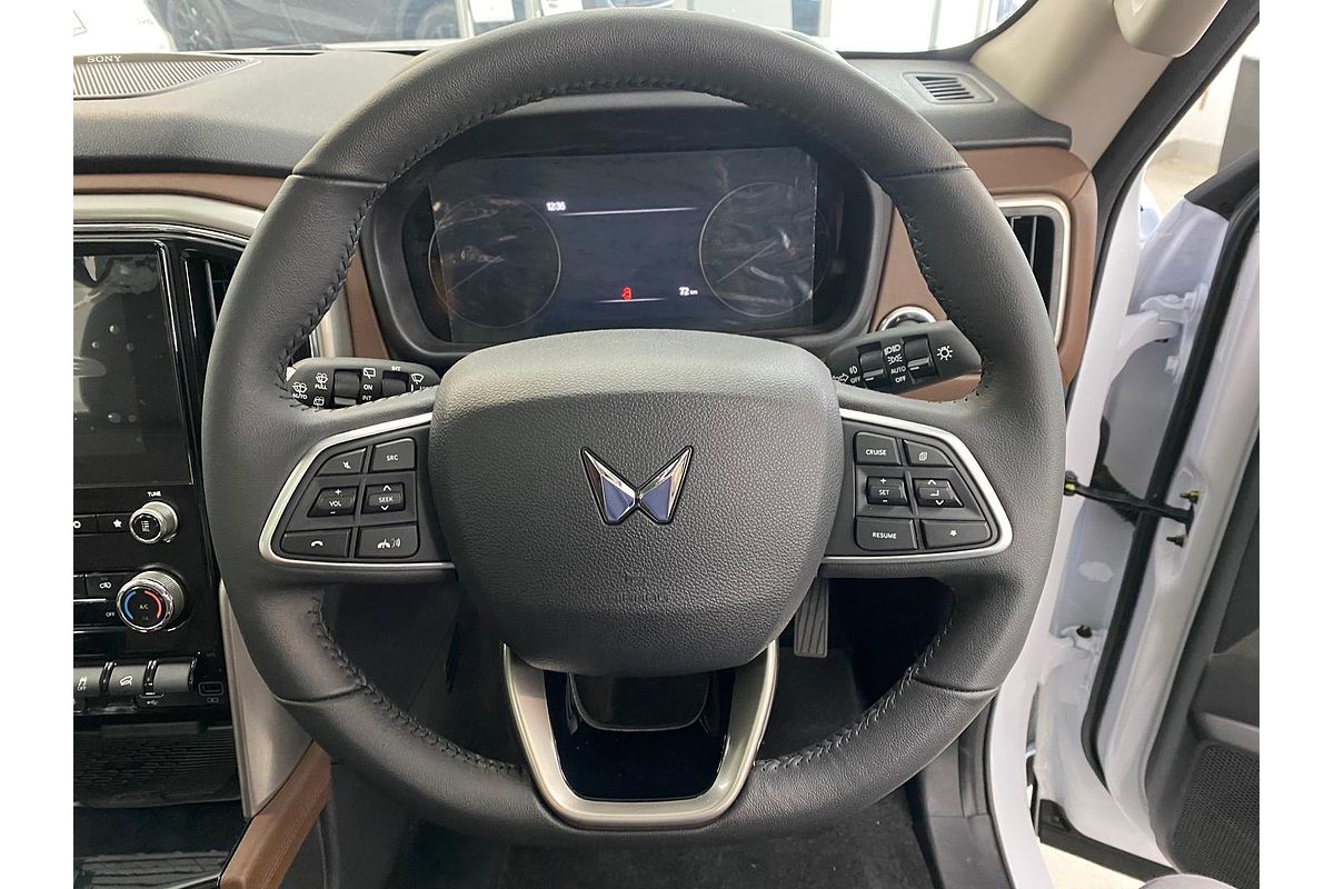 2025 Mahindra Scorpio Z8L