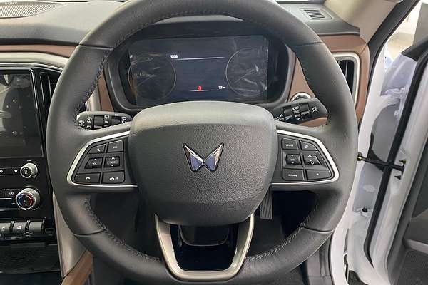 2025 Mahindra Scorpio Z8L