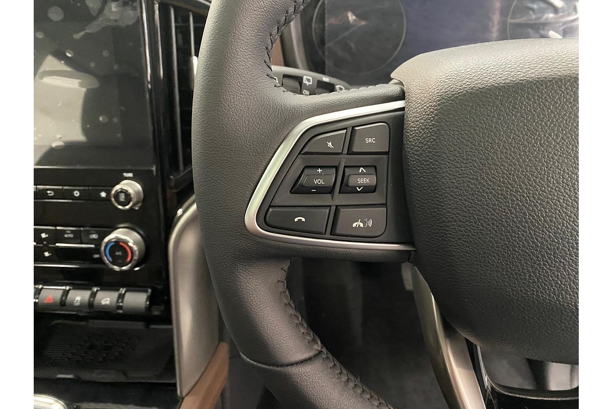 2025 Mahindra Scorpio Z8L