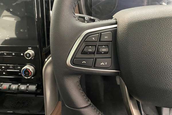 2025 Mahindra Scorpio Z8L