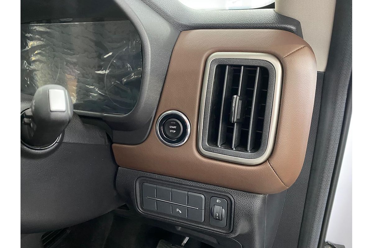 2025 Mahindra Scorpio Z8L