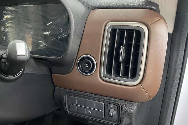 2025 Mahindra Scorpio Z8L