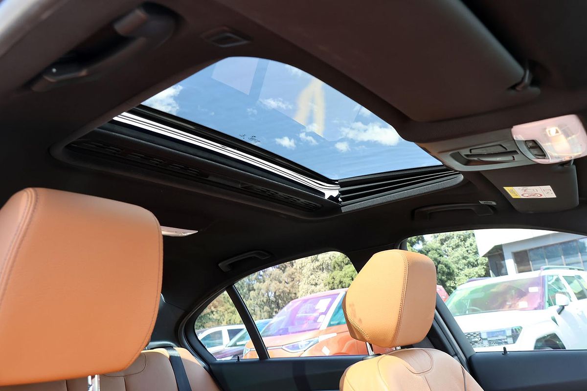 2018 BMW 3 Series 330i Sport Line F30 LCI