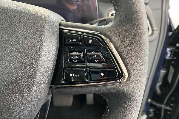 2025 Mahindra XUV700 AX7L