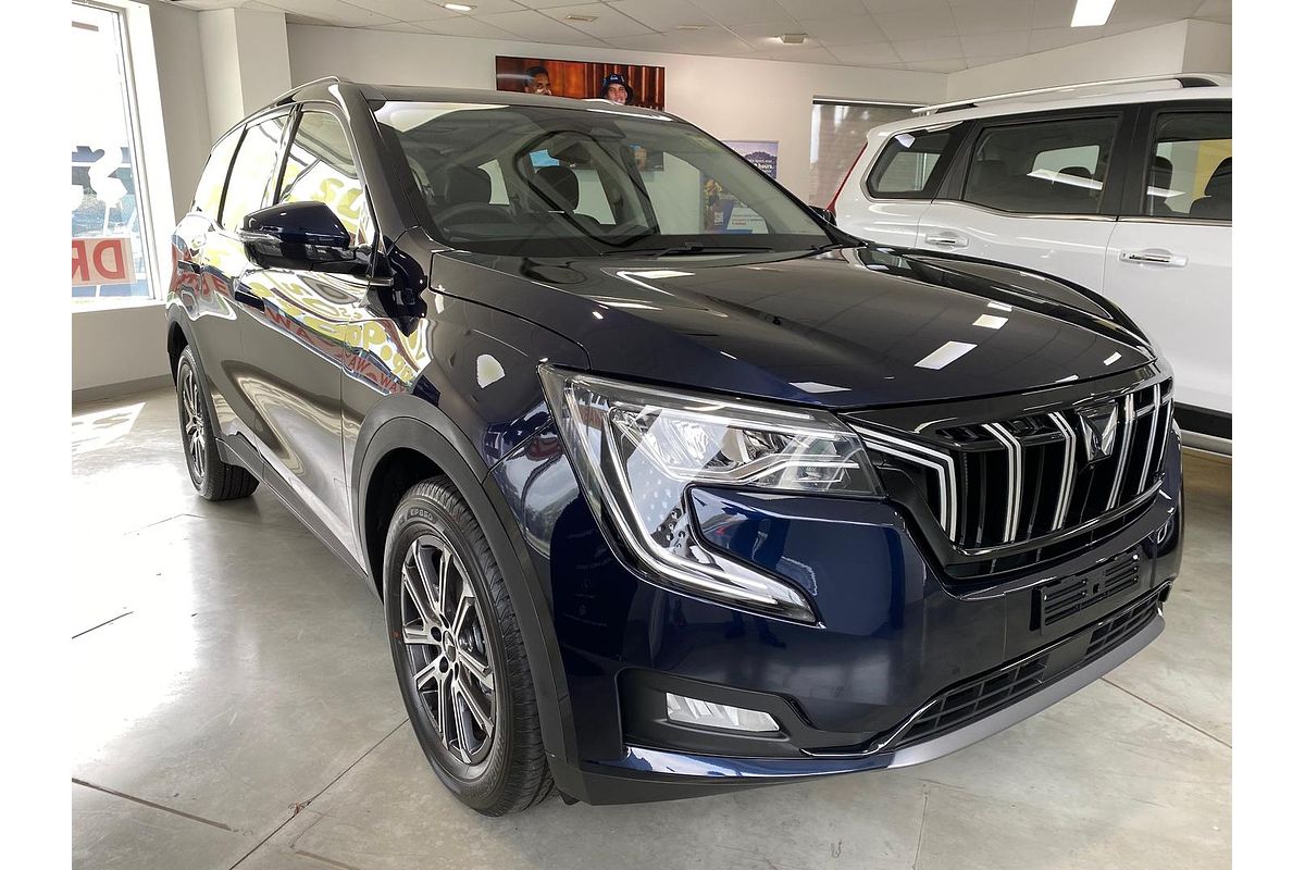 2025 Mahindra XUV700 AX7L