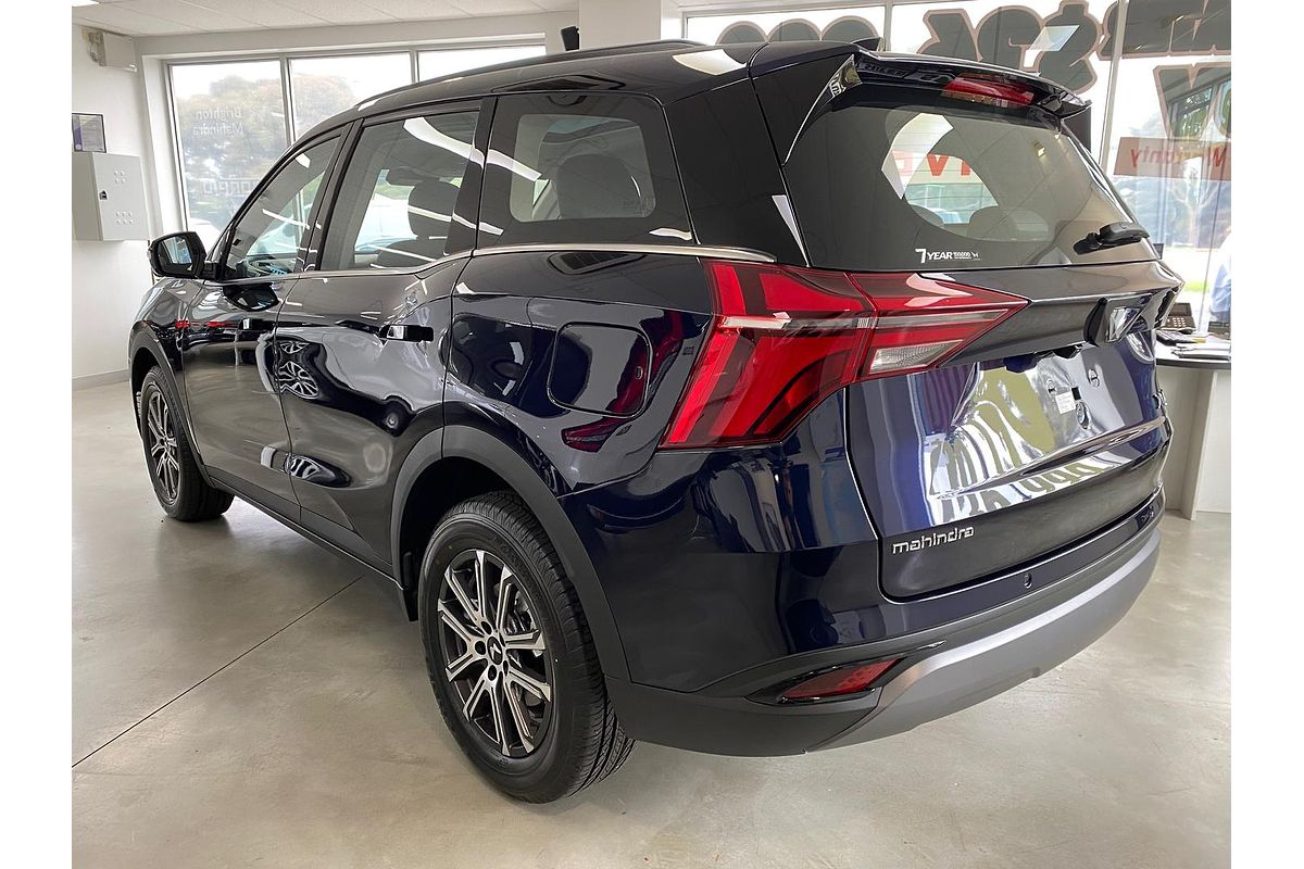 2025 Mahindra XUV700 AX7L