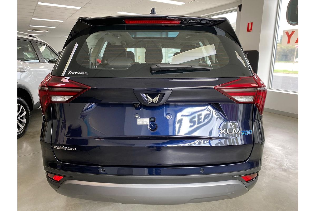 2025 Mahindra XUV700 AX7L