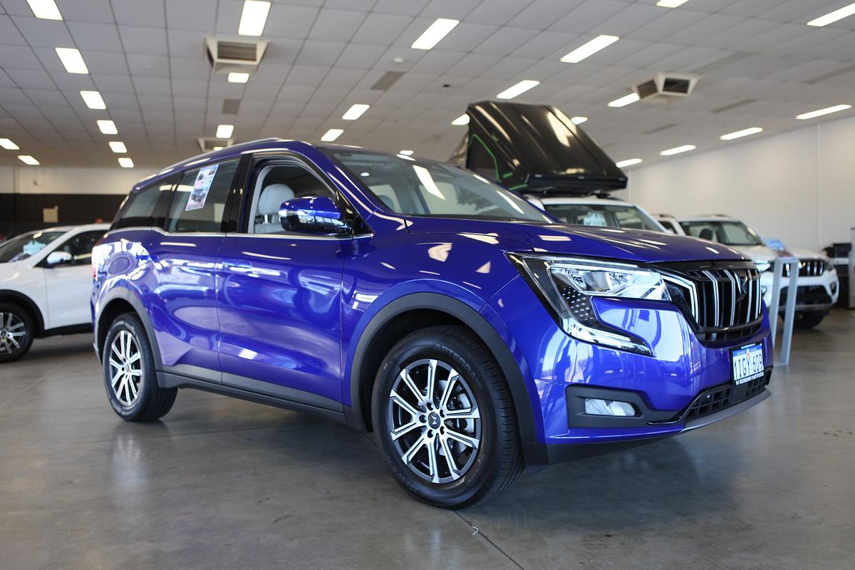 2024 Mahindra XUV700 AX7L