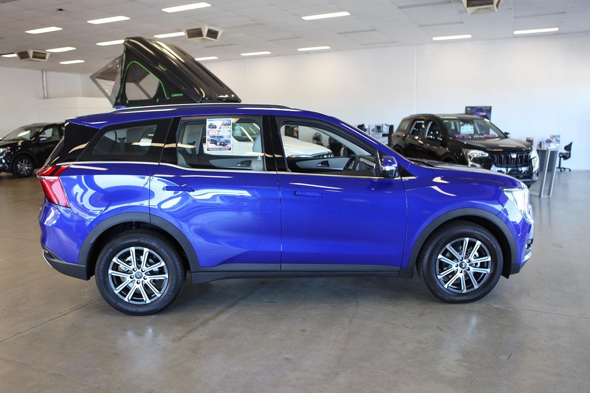 2024 Mahindra XUV700 AX7L