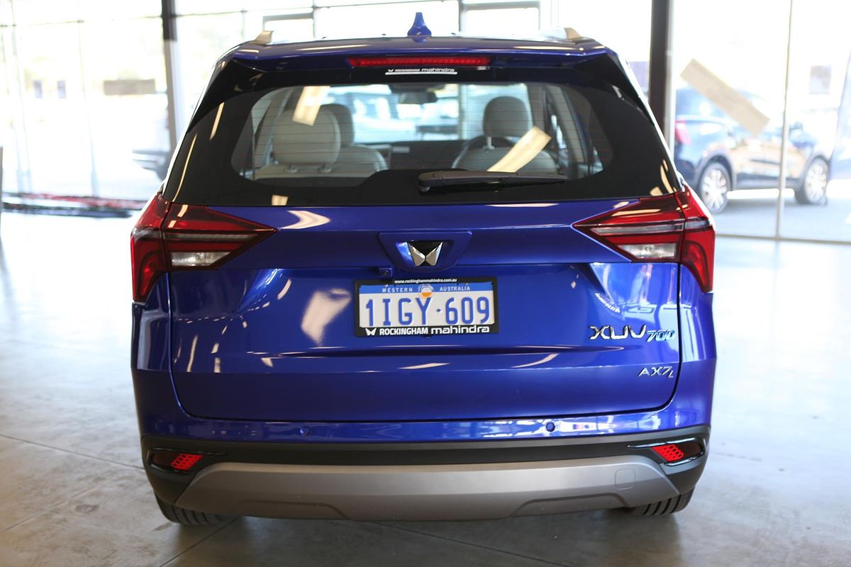 2024 Mahindra XUV700 AX7L