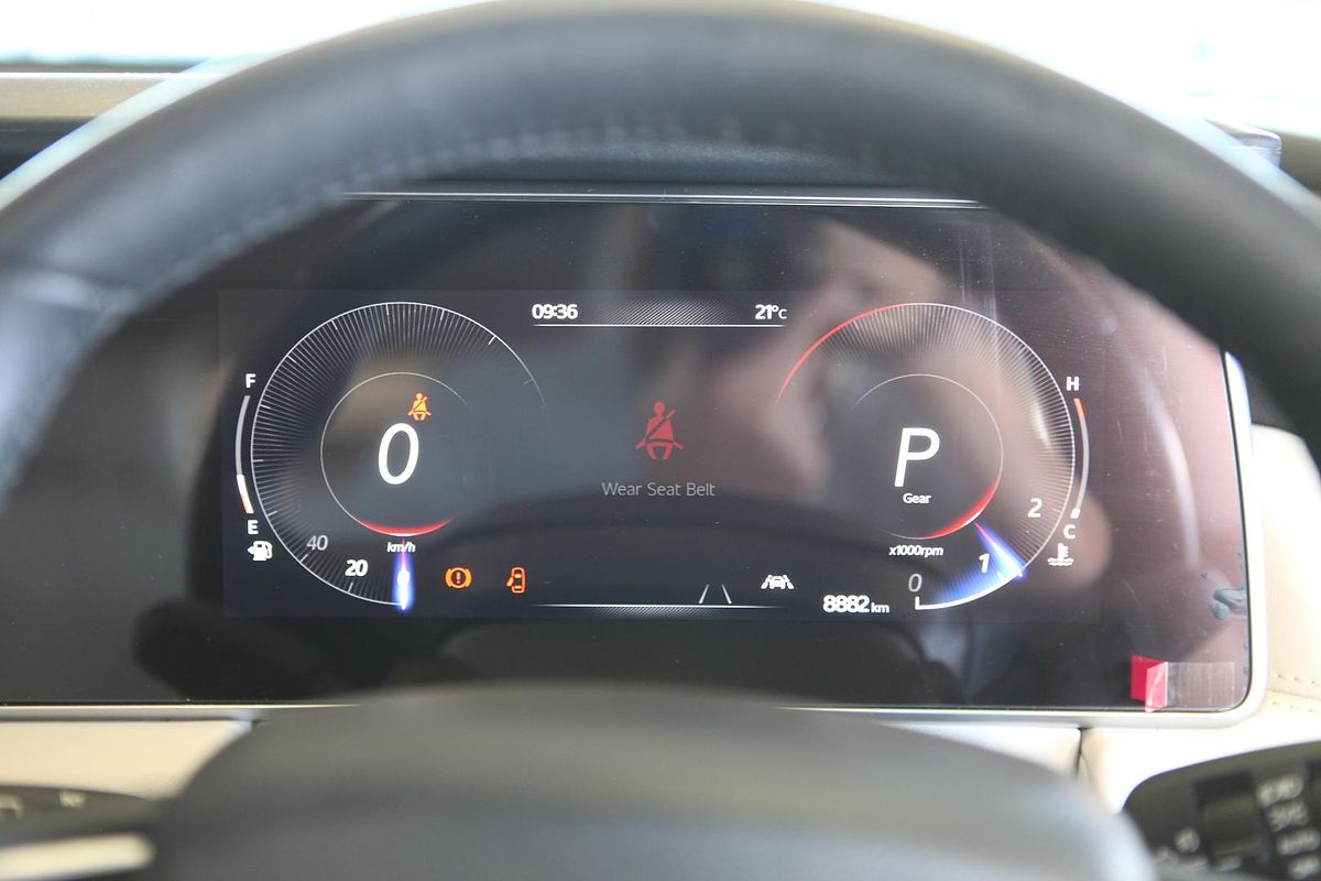2024 Mahindra XUV700 AX7L