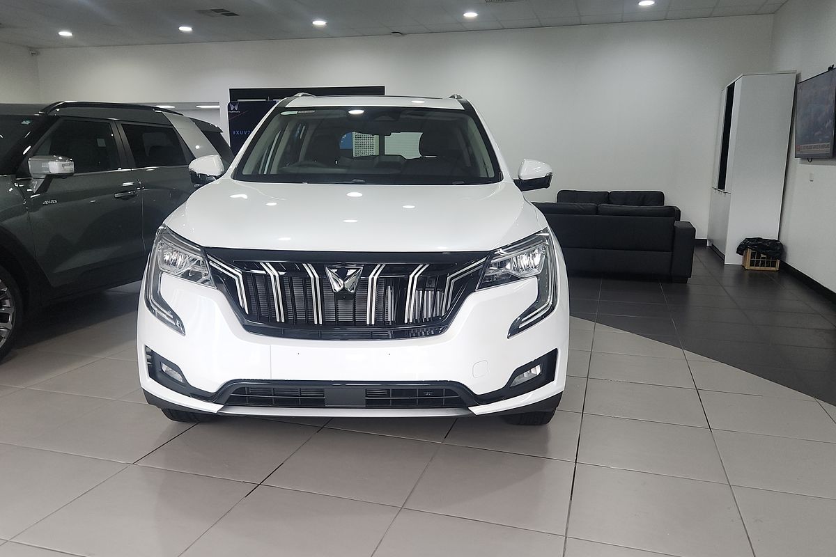 2025 Mahindra XUV700 AX7L