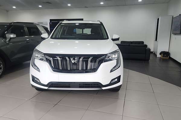 2025 Mahindra XUV700 AX7L