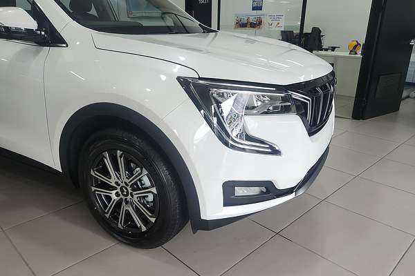 2025 Mahindra XUV700 AX7L