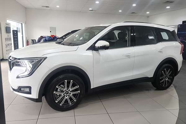 2025 Mahindra XUV700 AX7L