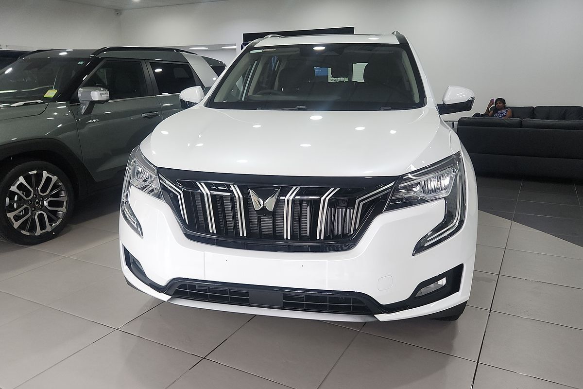 2025 Mahindra XUV700 AX7L