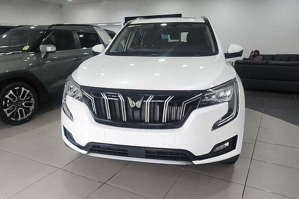 2025 Mahindra XUV700 AX7L