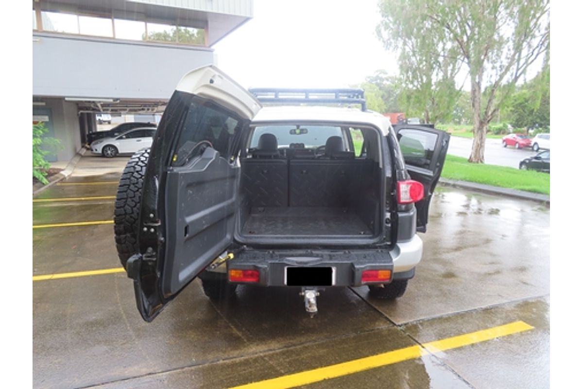 2012 Toyota FJ Cruiser GSJ15R