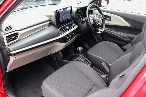 2024 Suzuki Swift Hybrid UZ