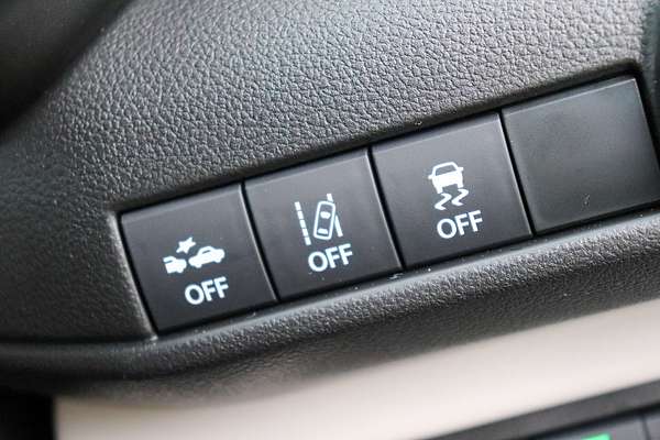 2024 Suzuki Swift Hybrid UZ