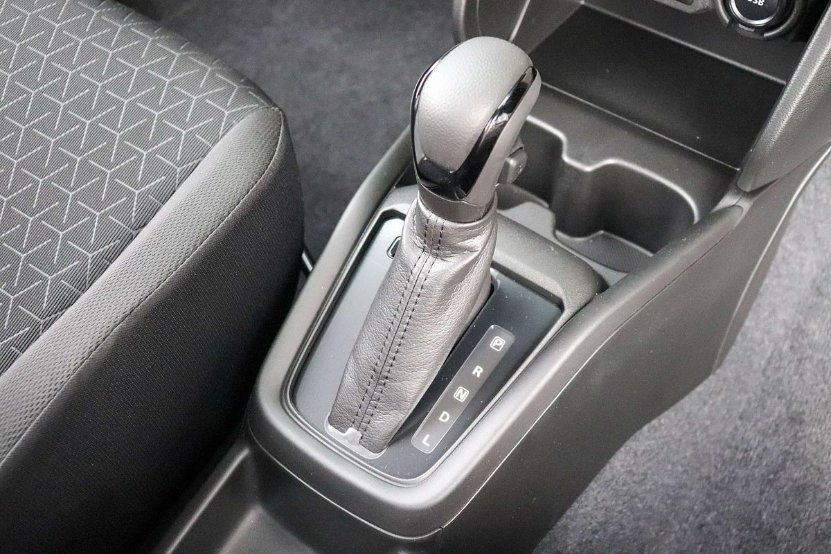 2024 Suzuki Swift Hybrid UZ
