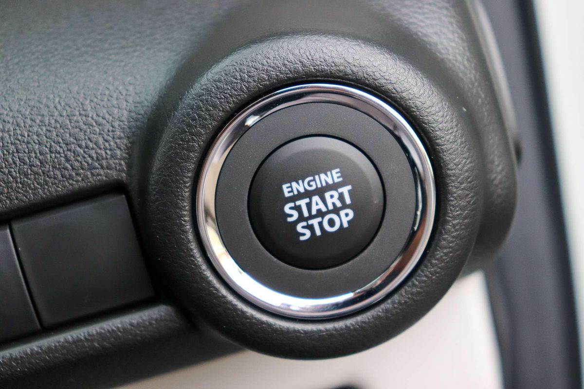 2024 Suzuki Swift Hybrid UZ