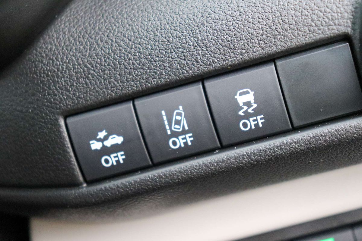 2024 Suzuki Swift Hybrid UZ