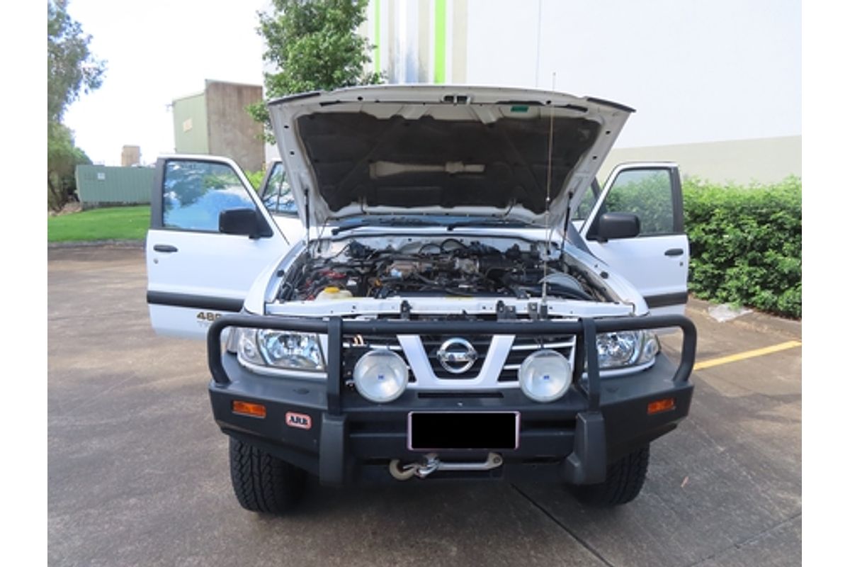 2001 Nissan Patrol ST GU III