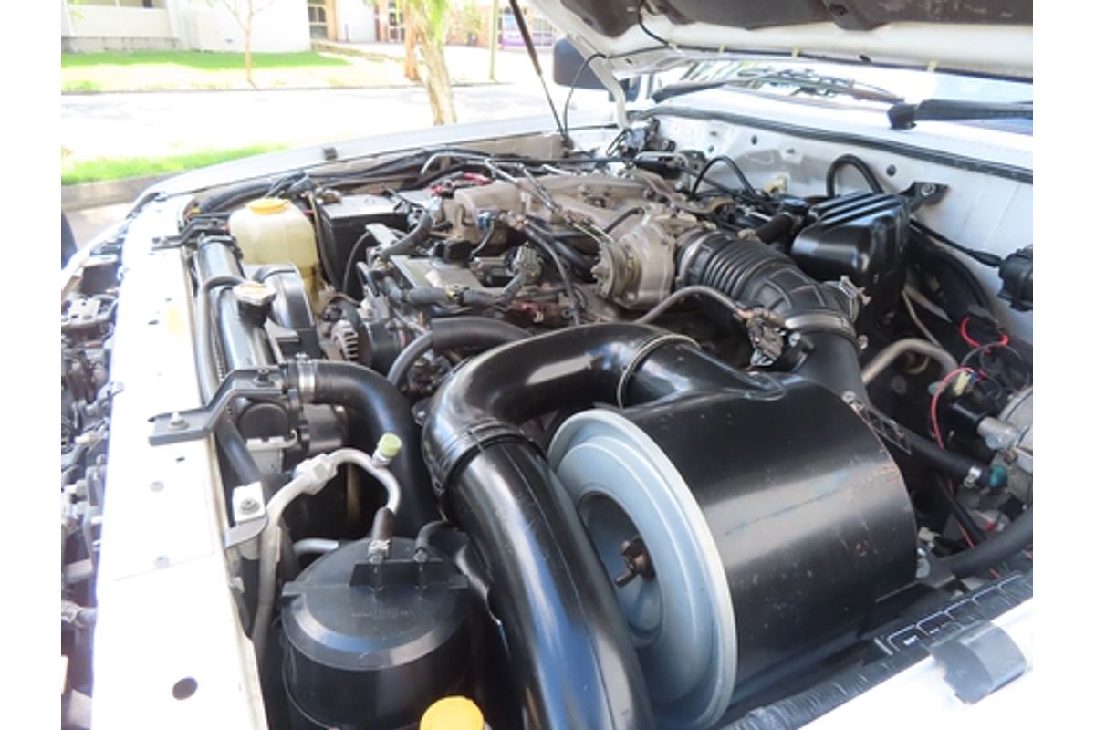 2001 Nissan Patrol ST GU III
