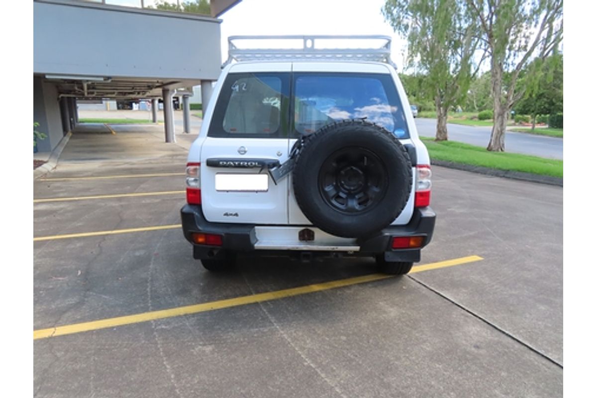 2001 Nissan Patrol ST GU III