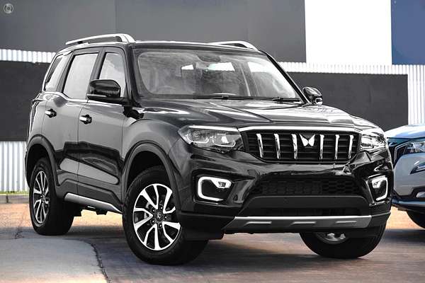 2025 Mahindra Scorpio Z8L