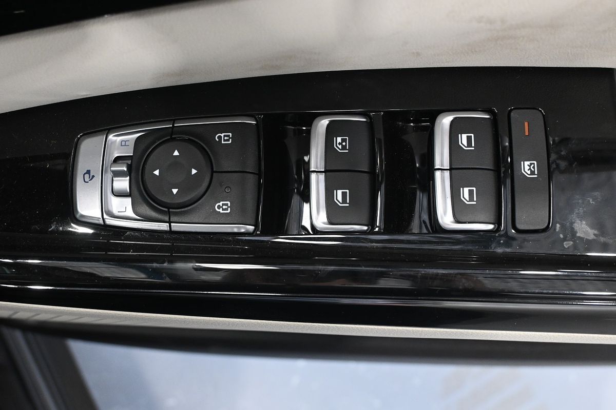 2023 Kia Carnival Special Edition KA4