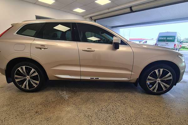 2022 Volvo XC60 Ultimate B5 Bright