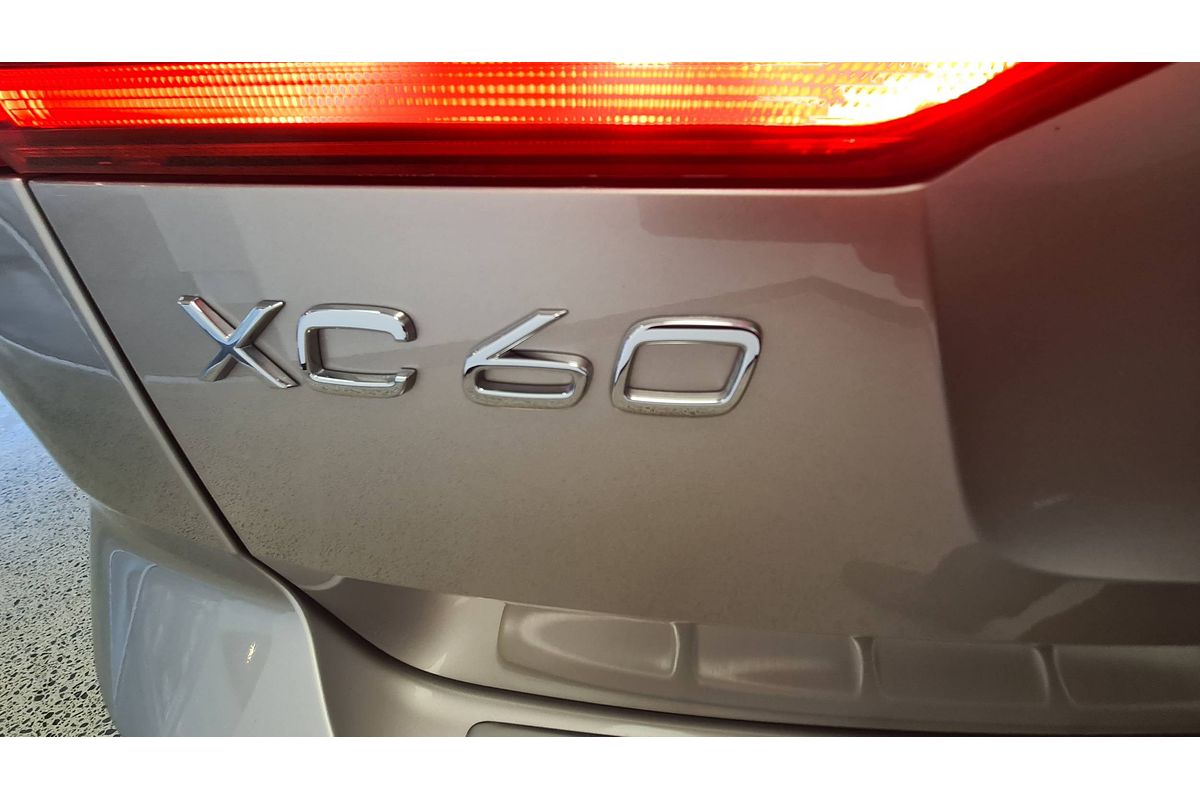 2022 Volvo XC60 Ultimate B5 Bright