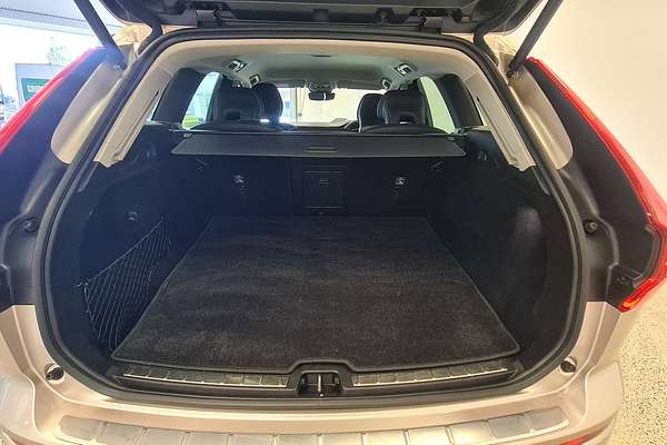 2022 Volvo XC60 Ultimate B5 Bright