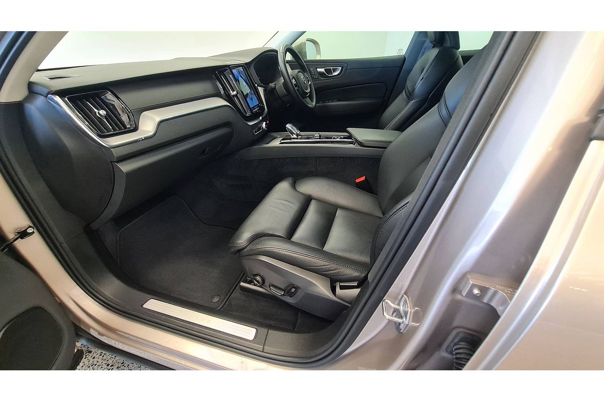 2022 Volvo XC60 Ultimate B5 Bright