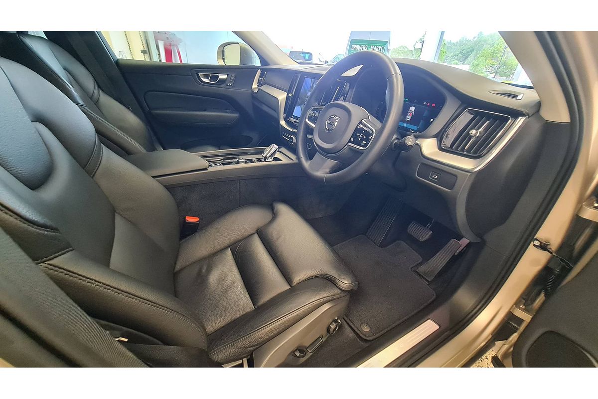 2022 Volvo XC60 Ultimate B5 Bright