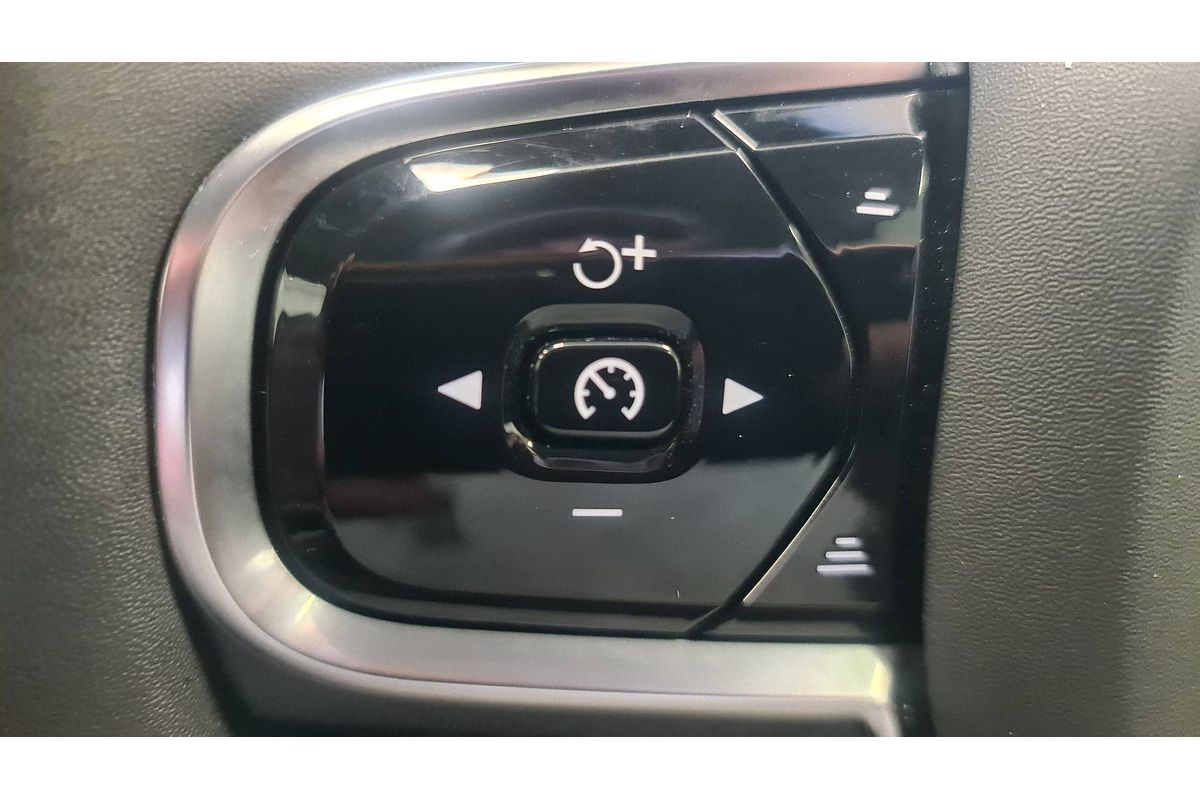 2022 Volvo XC60 Ultimate B5 Bright