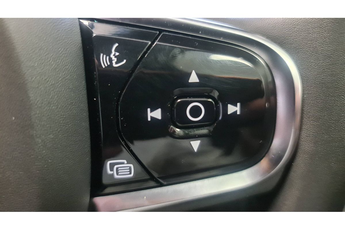2022 Volvo XC60 Ultimate B5 Bright